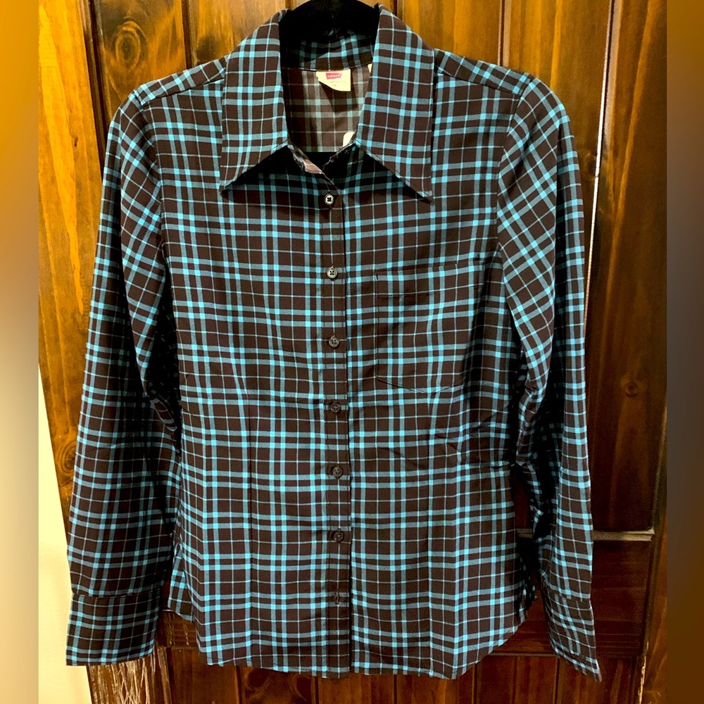 NWT Levi’s ButtonDown Long Sleeve Blouse